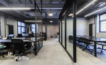 工業(yè)風(fēng)辦公室設(shè)計(jì)：潮酷個(gè)性適配創(chuàng)意團(tuán)隊(duì)